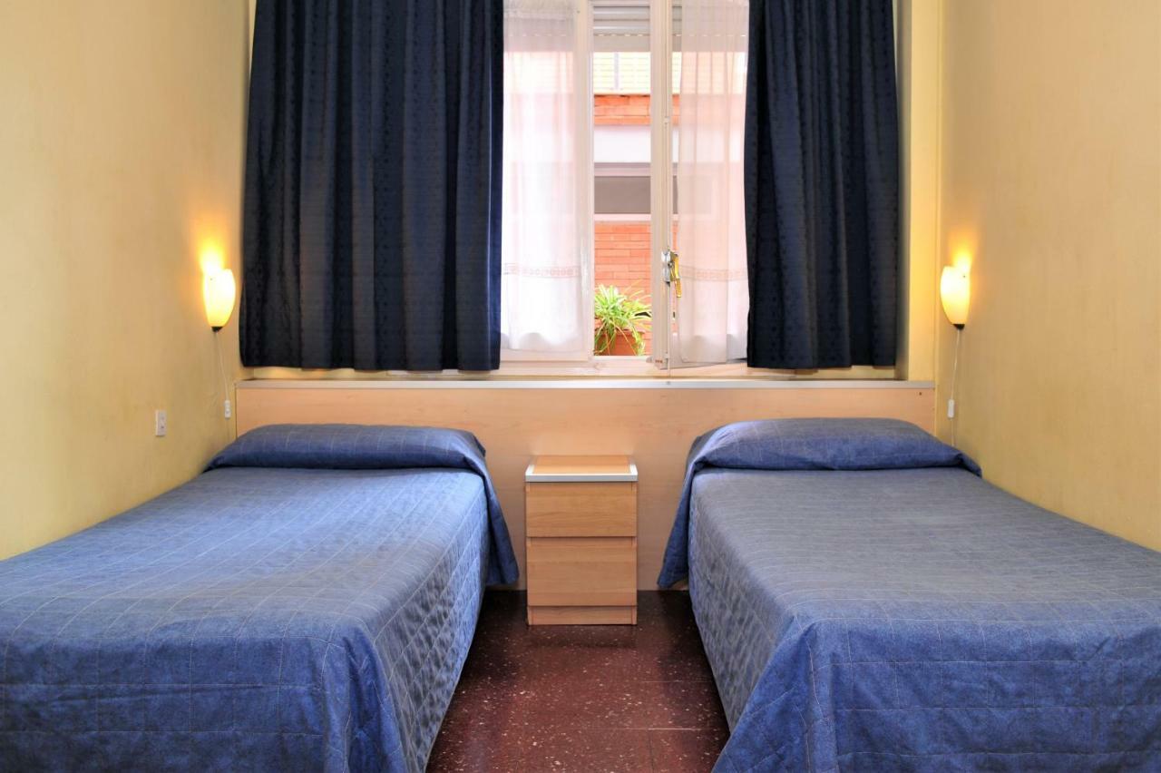 Hostal Bejar Barcelona Exterior photo
