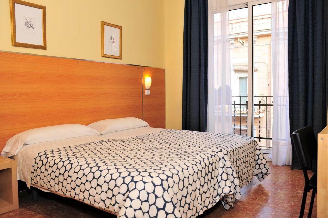 Hostal Bejar Barcelona Exterior photo